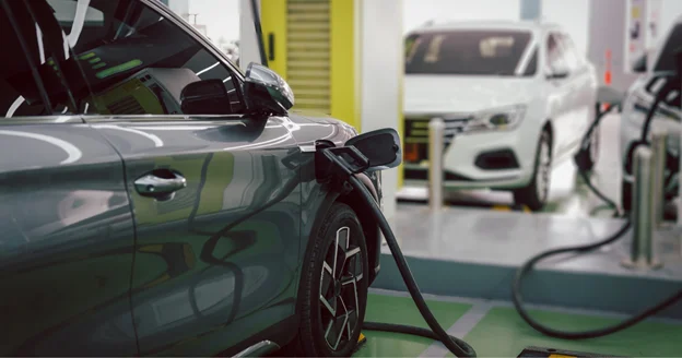 Hybrid vs Plug-In Hybrid vs EV: A Lifestyle-Fit Checklist